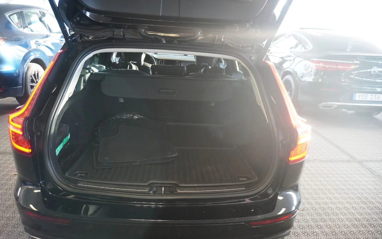 Volvo V60 Recharge T6 AWD Geartronic Momentum Euro 6