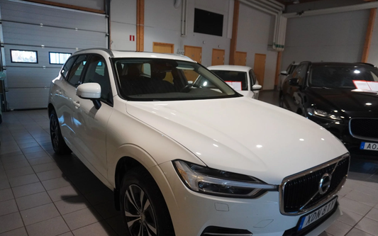 Volvo XC60 Recharge T8 AWD Geartronic Advanced Edition, Mome